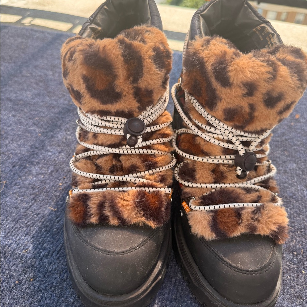 Circus by Sam Edelman Black and Brown Fur Boots